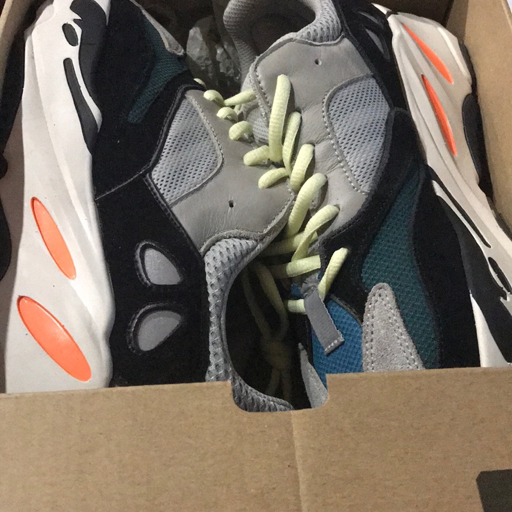 Yeezy Boost 700